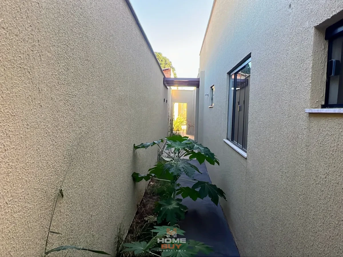 Imagem de Casa Térrea para venda - 420 m² com 3 suítes - Jardim Nova Era - Aparecida de Goiânia