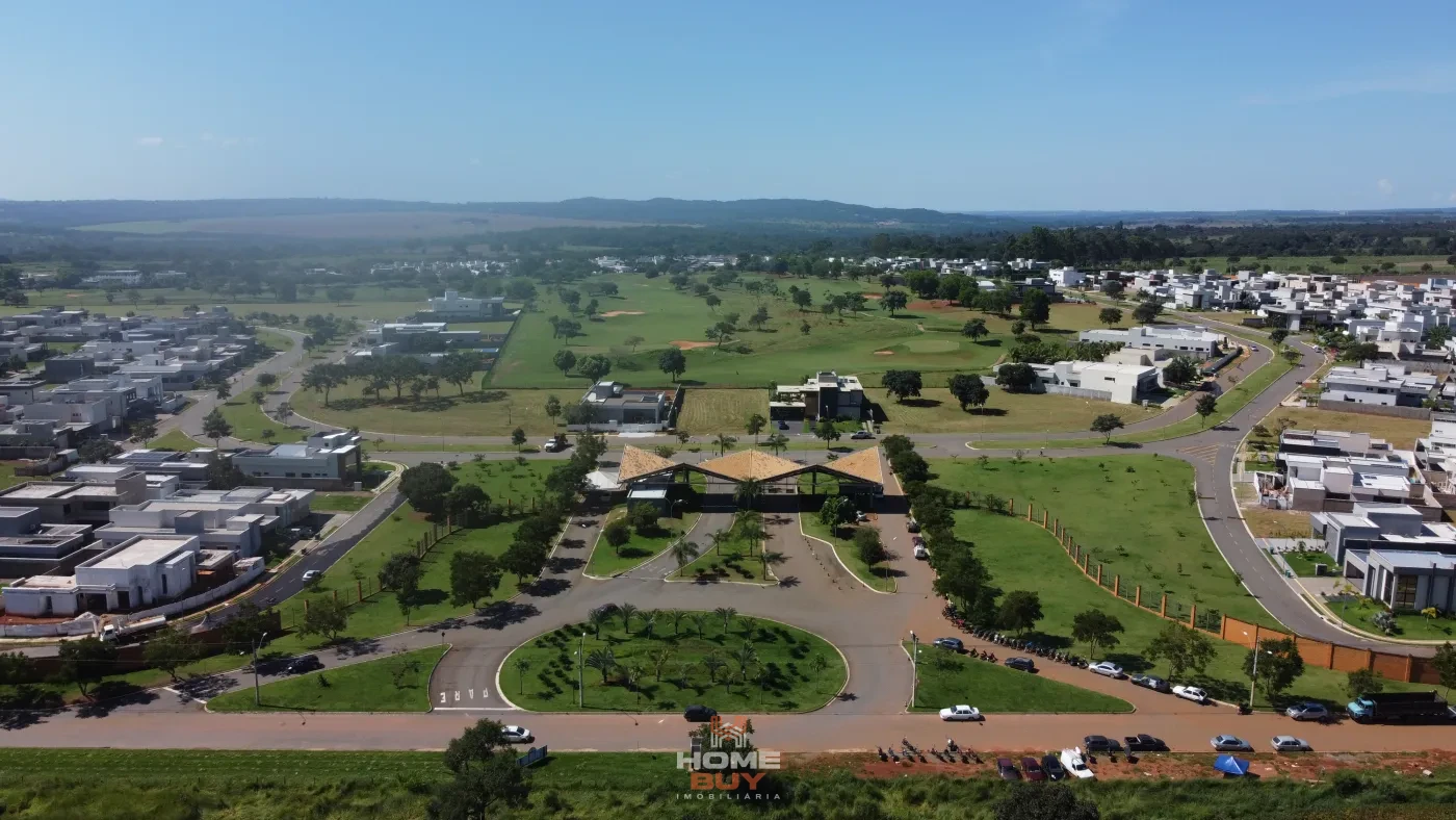 Imagem de Lotes a venda a partir de 400 m²  frente lago ou mata nativa - Portal do Sol Green parcelado