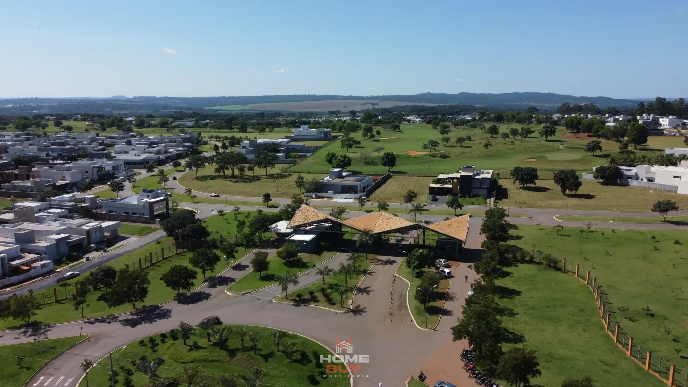 Imagem de Lotes a venda a partir de 400 m²  frente lago ou mata nativa - Portal do Sol Green parcelado