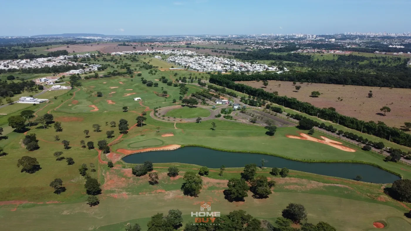 Imagem de Lotes a venda a partir de 400 m²  frente lago ou mata nativa - Portal do Sol Green parcelado