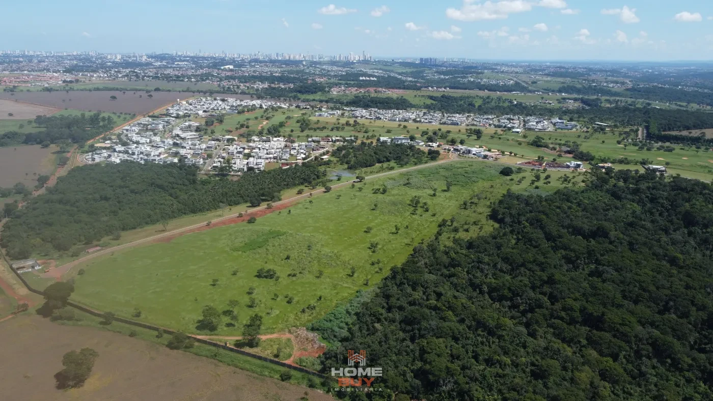Imagem de Lotes a venda a partir de 400 m²  frente lago ou mata nativa - Portal do Sol Green parcelado