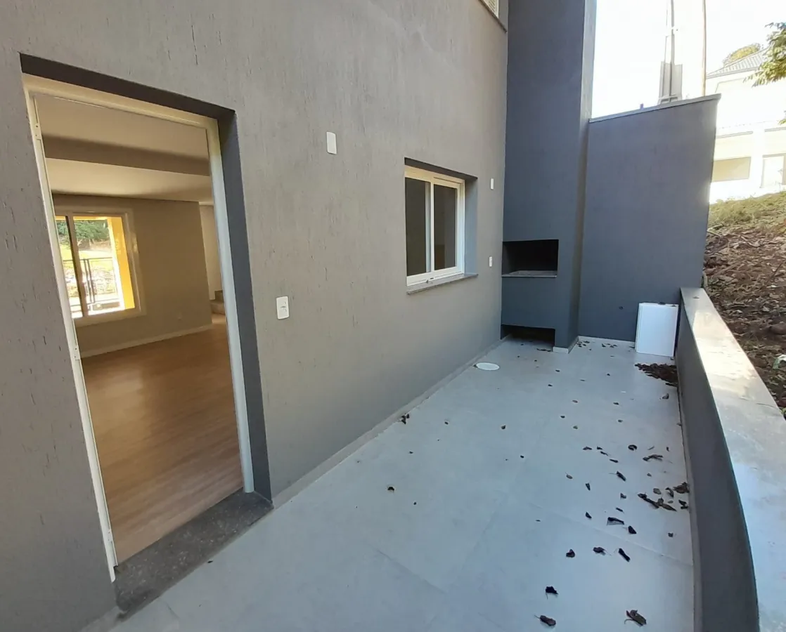 Imagem de Sobrado com três dormitórios, uma suíte, lavabo e churrasqueira no Recanto do Sossego
