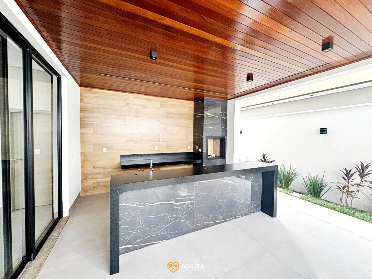 Imagem de Casa Térrea de Alto Padrão com 3 Suítes e Piscina – Qualidade e Sofisticação no Condomínio Splendido