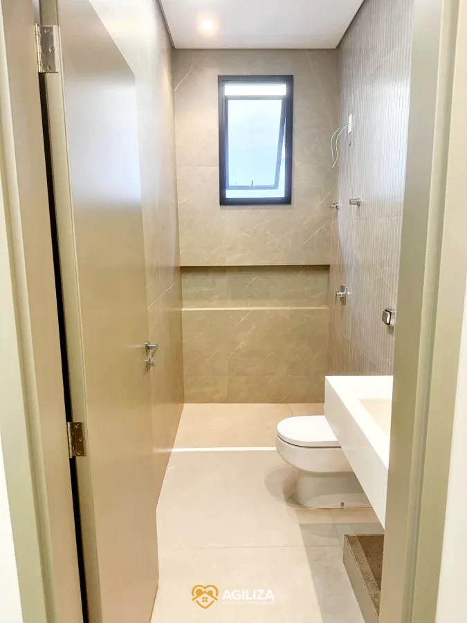Imagem de Casa Térrea de Alto Padrão com 3 Suítes e Piscina – Qualidade e Sofisticação no Condomínio Splendido
