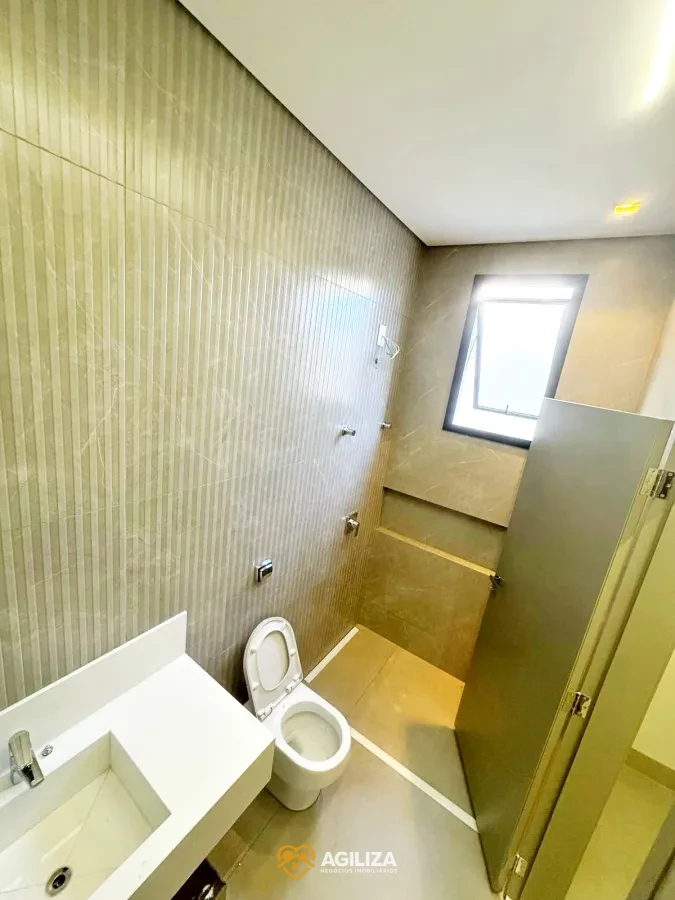 Imagem de Casa Térrea de Alto Padrão com 3 Suítes e Piscina – Qualidade e Sofisticação no Condomínio Splendido