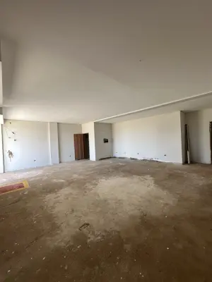 Imagem de Sala Comercial à Venda no Bairro Novo Mundo – Excelente Oportunidade para Investidores e Empresários
