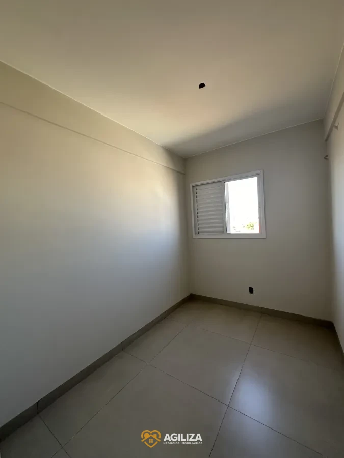 Imagem de Casa à Venda no Bairro Novo Mundo – Projeto Funcional em Região em Expansão