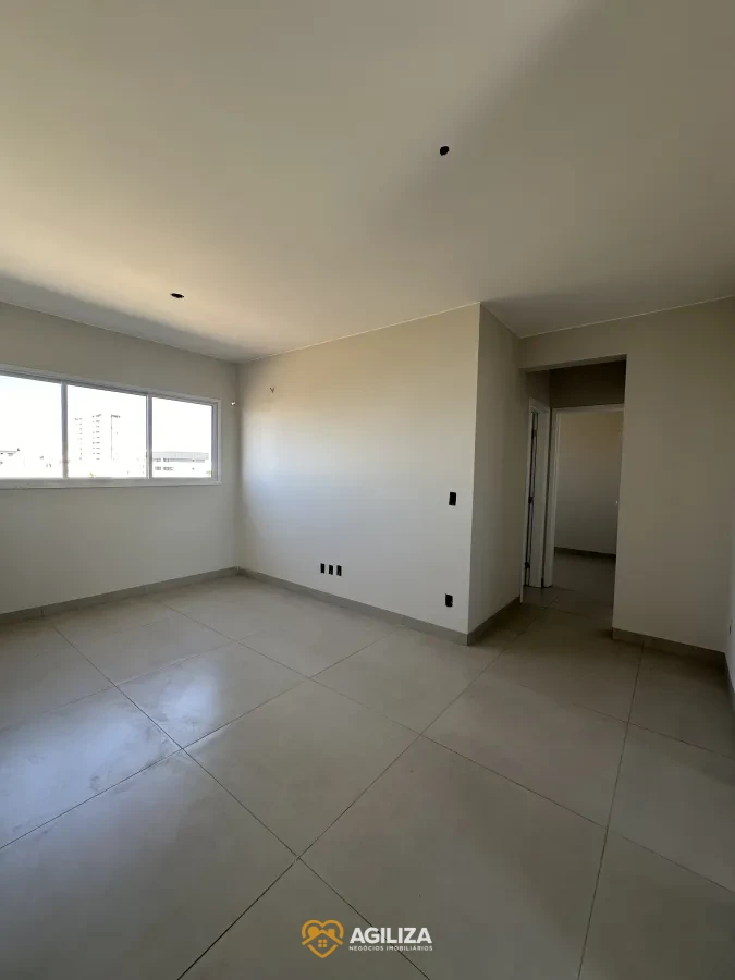 Imagem de Casa à Venda no Bairro Novo Mundo – Projeto Funcional em Região em Expansão