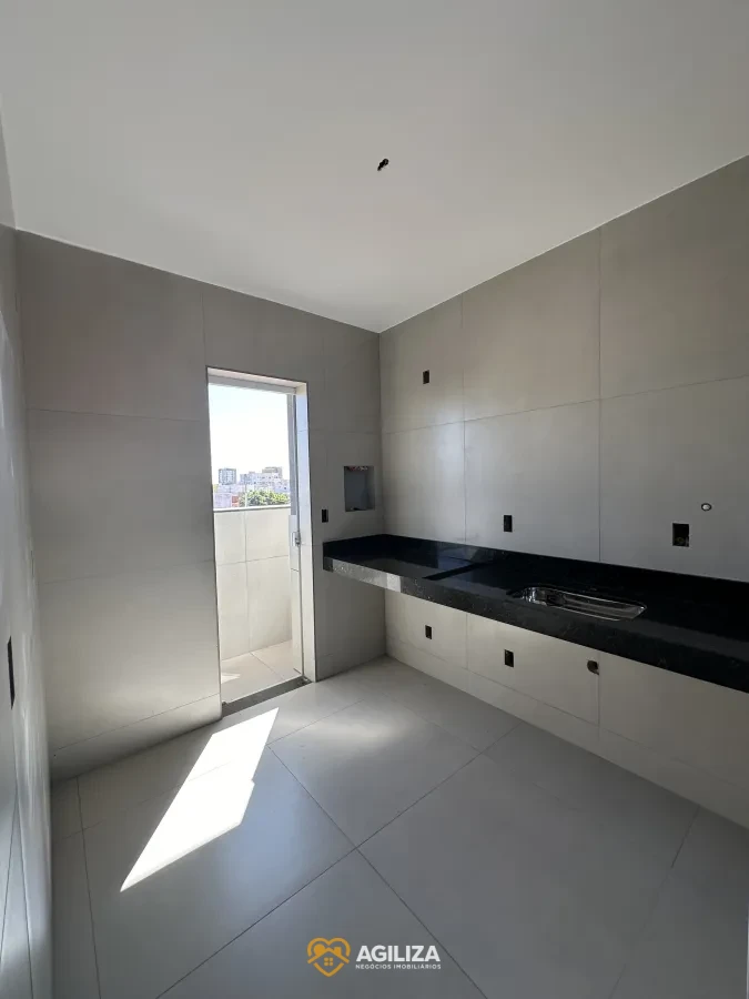 Imagem de Casa à Venda no Bairro Novo Mundo – Projeto Funcional em Região em Expansão