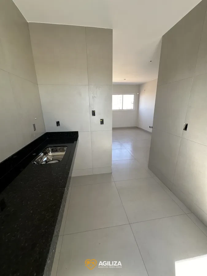 Imagem de Casa à Venda no Bairro Novo Mundo – Projeto Funcional em Região em Expansão