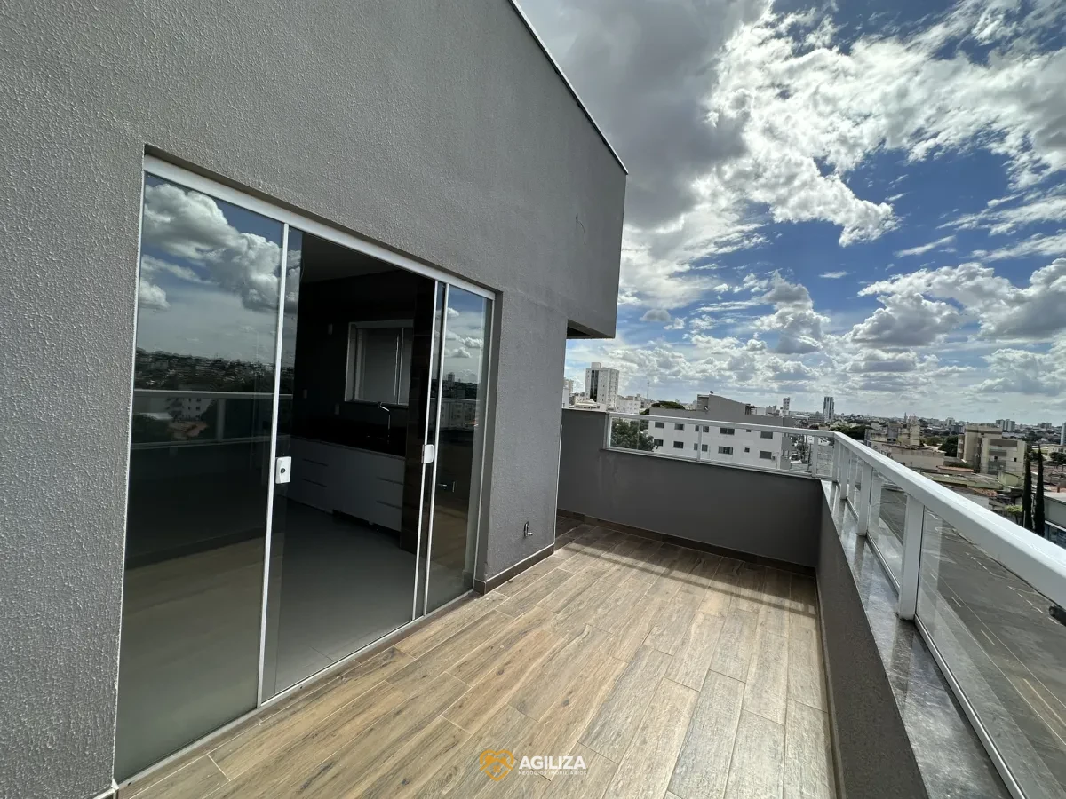 Imagem de Cobertura Duplex à Venda no Bairro Santa Mônica – Vista Privilegiada para o Parque do Sabiá