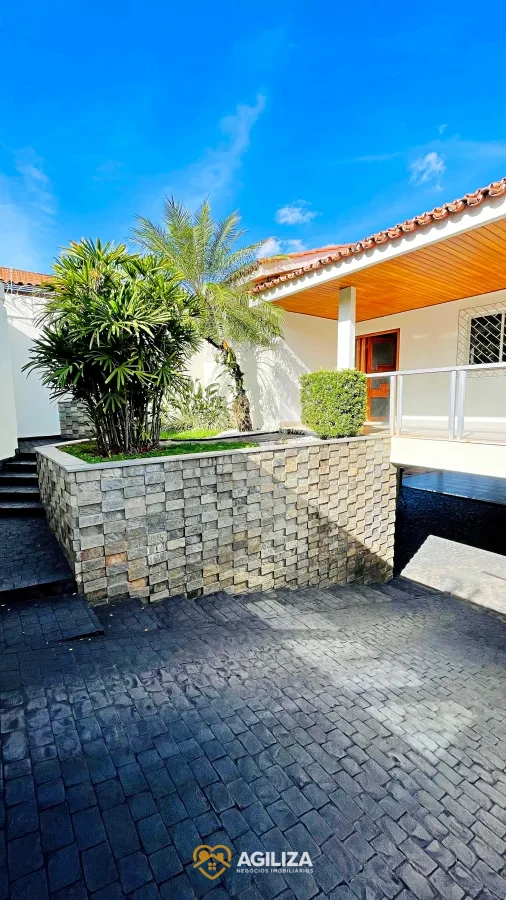 Imagem de Sobrado Amplo à Venda no Bairro Lídice com 430m² e Área de Lazer Completa