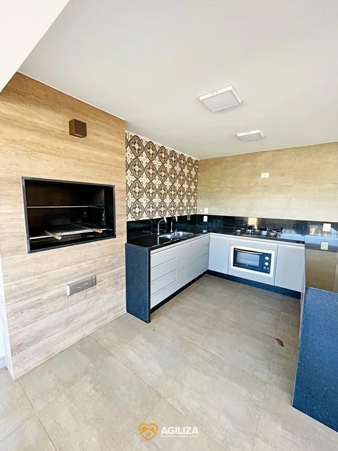 Imagem de Sobrado Amplo à Venda no Bairro Lídice com 430m² e Área de Lazer Completa