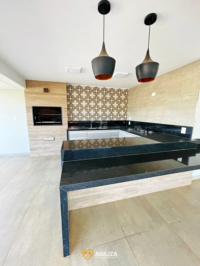 Imagem de Sobrado Amplo à Venda no Bairro Lídice com 430m² e Área de Lazer Completa