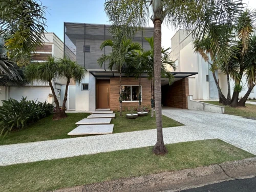 Imagem de Casa de Alto Padrão à Venda no Condomínio Carmel – Bairro Vigilato Pereira.