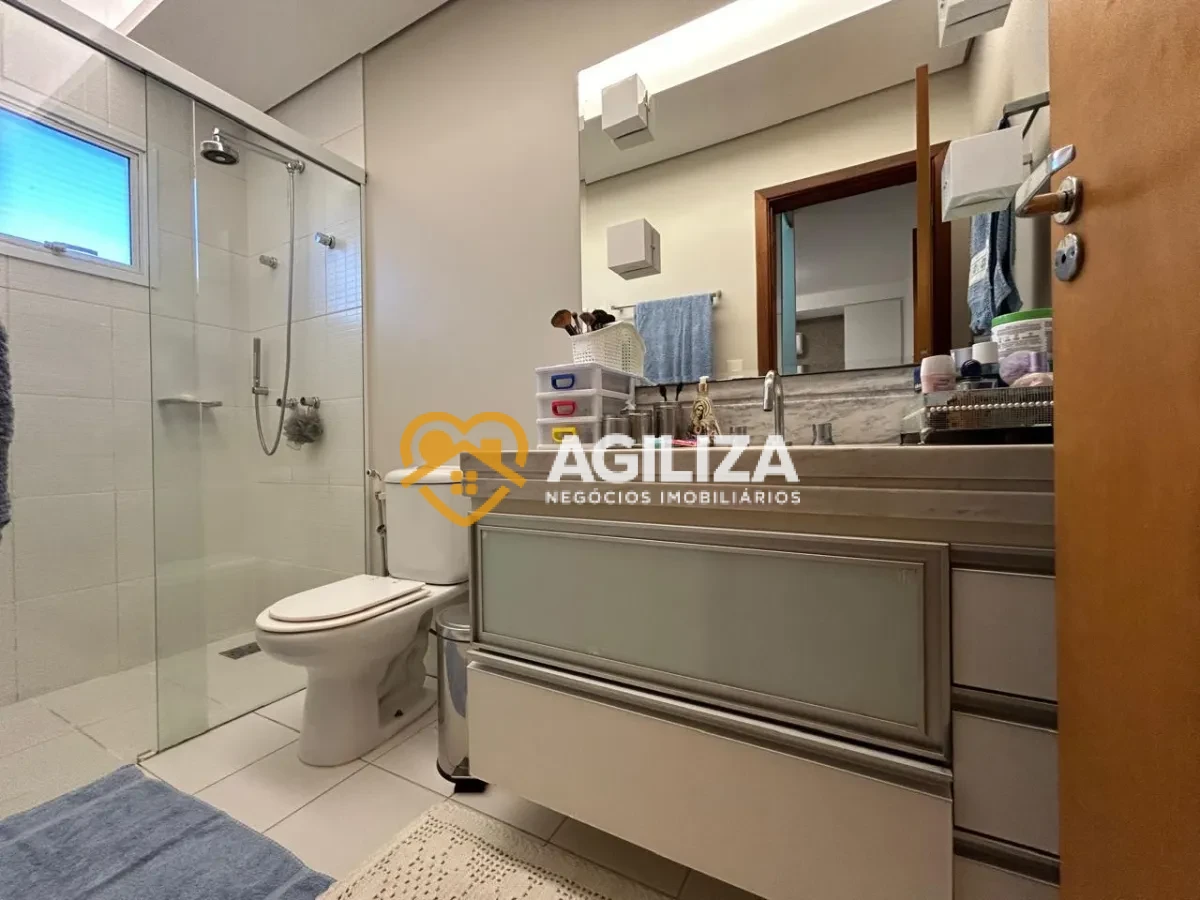 Casa de Alto Padrão à Venda no Condomínio Carmel – Bairro Vigilato Pereira. - Vigilato Pereira, Uberlândia [102]