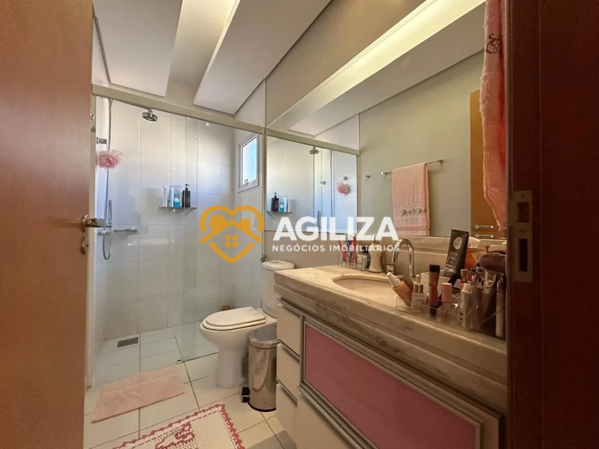 Casa de Alto Padrão à Venda no Condomínio Carmel – Bairro Vigilato Pereira. - Vigilato Pereira, Uberlândia [102]