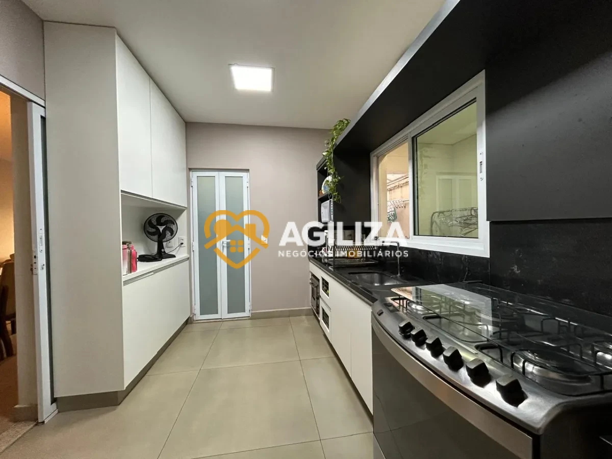 Casa de Alto Padrão à Venda no Condomínio Carmel – Bairro Vigilato Pereira. - Vigilato Pereira, Uberlândia [102]