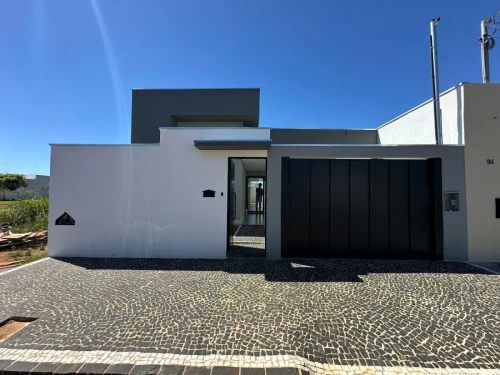 Imagem de Casa com 3 suítes (1 master com closet) – conforto e sofisticação.