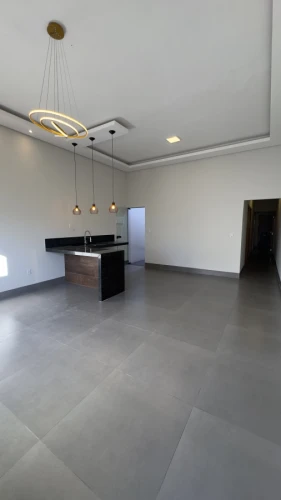 Imagem de Elegante casa à venda no bairro São Jorge, em excelente localização na Zona Sul.