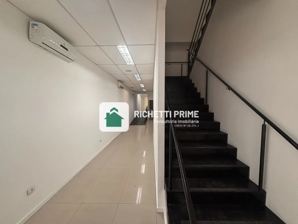 Imagem de Galpão Comercial para Locação em Pinheiros – 625 m², 6 Salas e 4 Banheiros