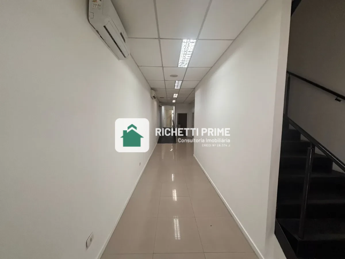 Imagem de Galpão Comercial para Locação em Pinheiros – 625 m², 6 Salas e 4 Banheiros