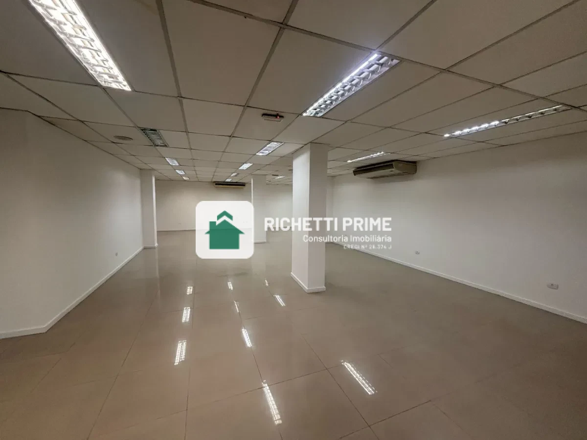 Imagem de Galpão Comercial para Locação em Pinheiros – 625 m², 6 Salas e 4 Banheiros