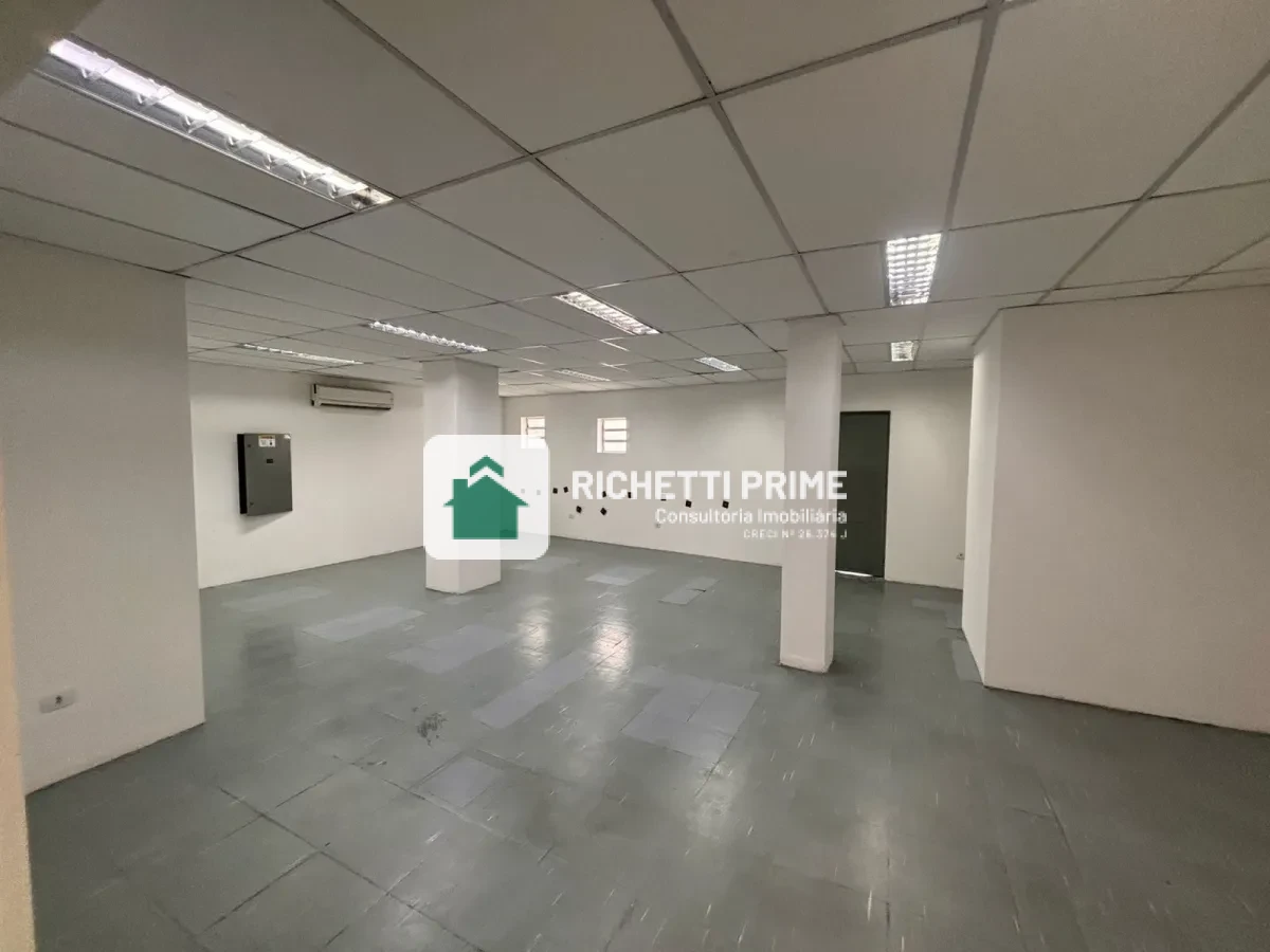 Imagem de Galpão Comercial para Locação em Pinheiros – 625 m², 6 Salas e 4 Banheiros