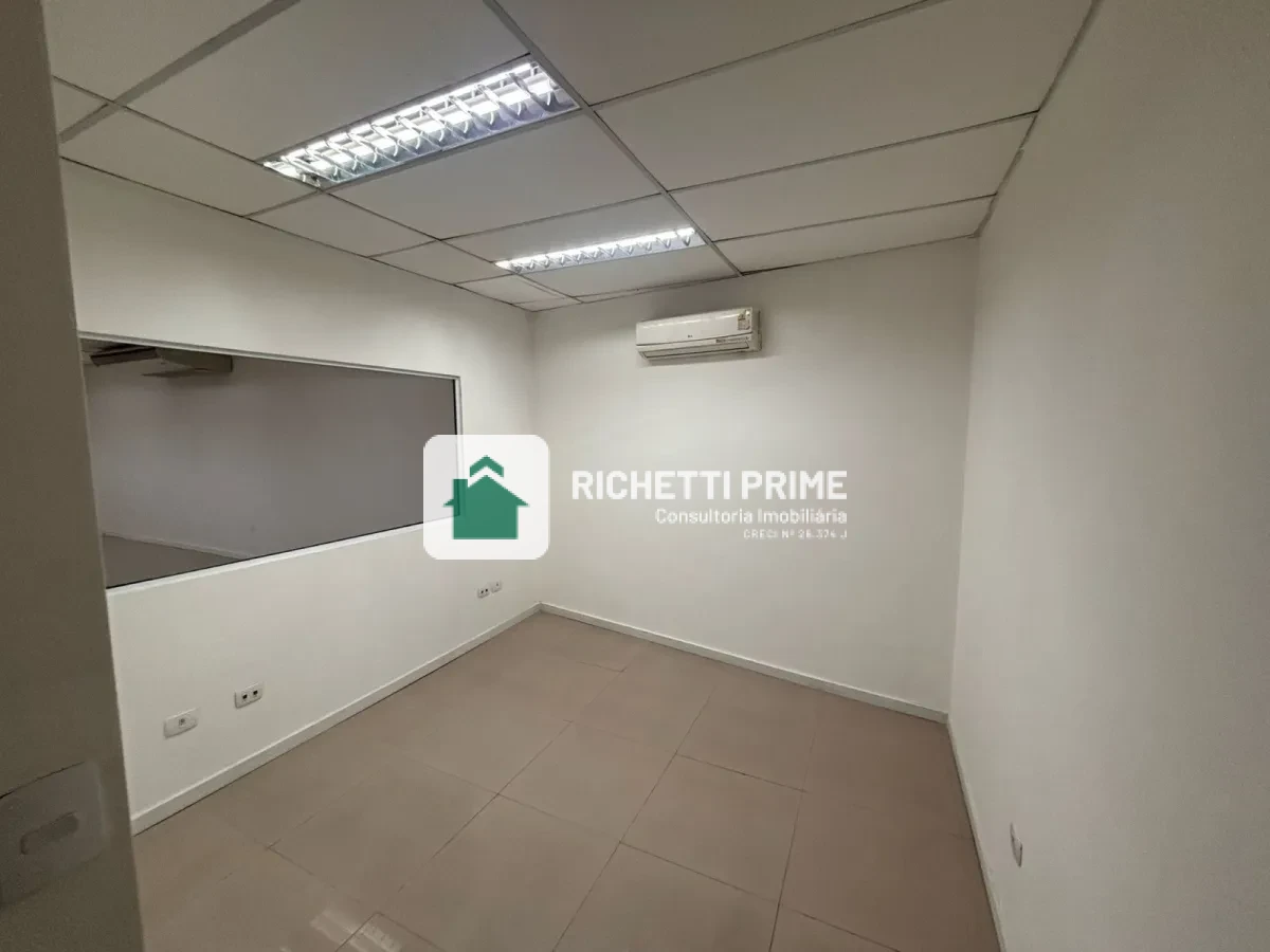 Imagem de Galpão Comercial para Locação em Pinheiros – 625 m², 6 Salas e 4 Banheiros