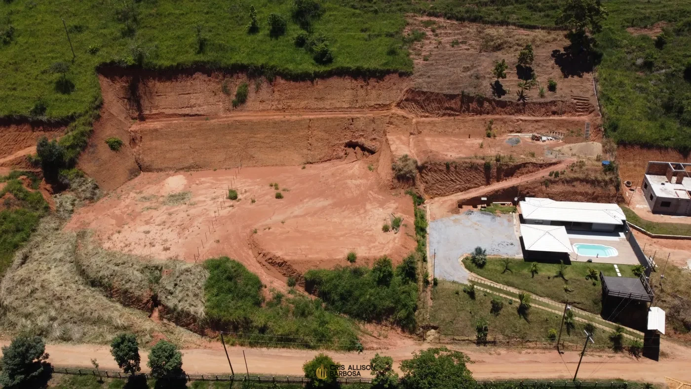 Imagem de Chácara à venda no Condomínio Sete lagoas em Inhapim – Perto do Centro e Acesso Facilitado!