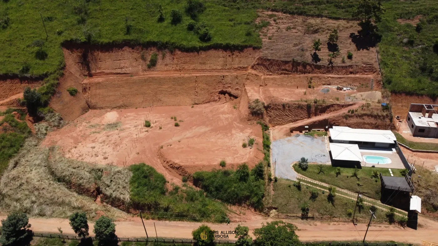 Imagem de Chácara à venda no Condomínio Sete lagoas em Inhapim – Perto do Centro e Acesso Facilitado!