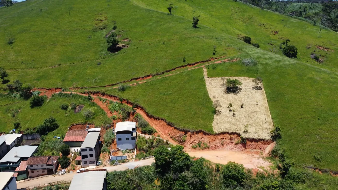 Imagem de Terreno de 900m² no Bairro São Lucas em Inhapim – Ideal para Sua Chácara ou Casa dos Sonhos!