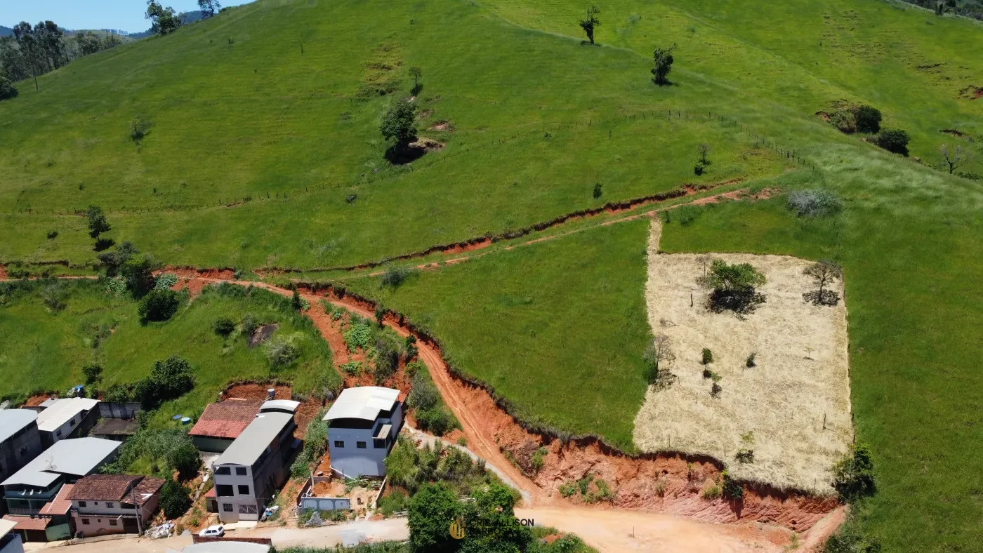 Imagem de Terreno de 900m² no Bairro São Lucas em Inhapim – Ideal para Sua Chácara ou Casa dos Sonhos!