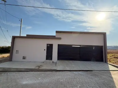 Imagem de Casa em Nova Colônia