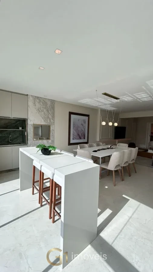 Imagem de Apartamento à venda no bairro Meia Praia em Itapema/SC