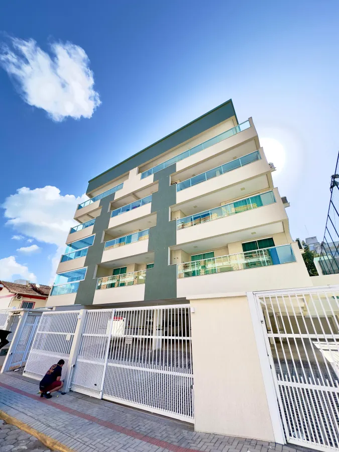 Imagem de Lindo apartamento a 400m da praia de Bombas em Bombinhas - SC.
