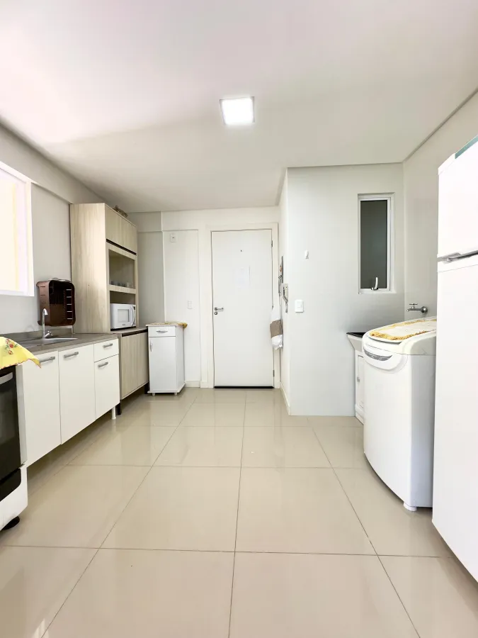 Imagem de Lindo apartamento a 400m da praia de Bombas em Bombinhas - SC.