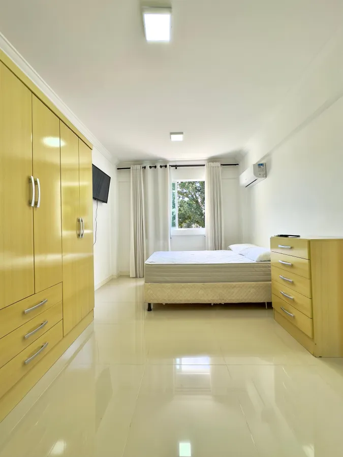 Imagem de Lindo apartamento a 400m da praia de Bombas em Bombinhas - SC.