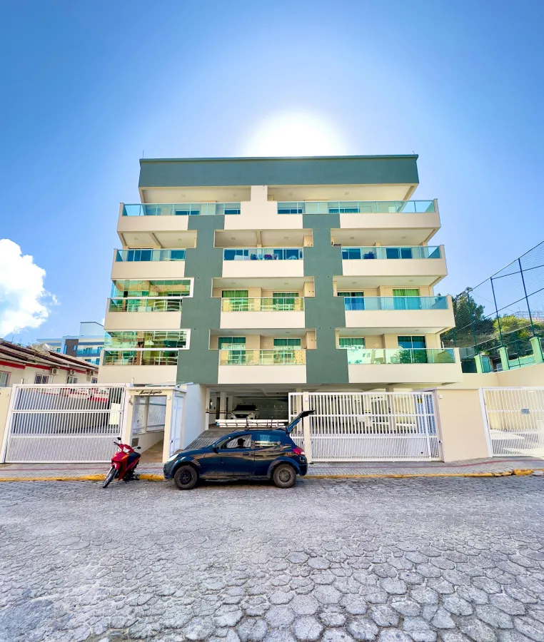 Imagem de Lindo apartamento a 400m da praia de Bombas em Bombinhas - SC.