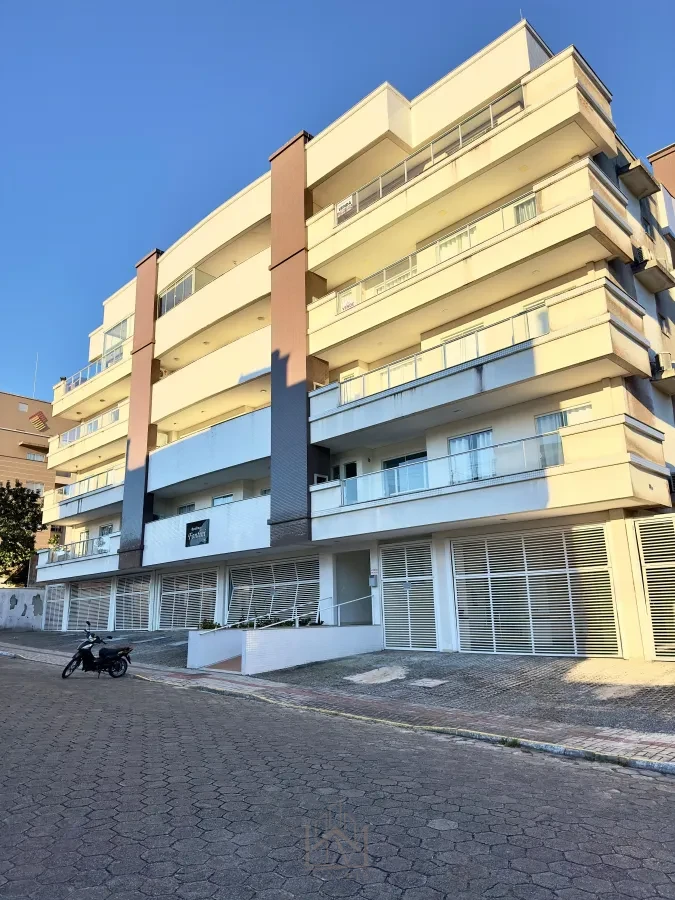 Imagem de Apenas 250m da praia de Bombas.