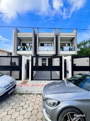 Imagem de Excelente Sobrado a venda em Bombinhas