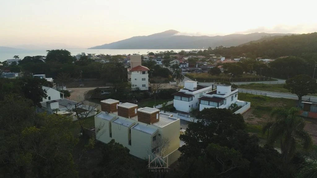 Imagem de Lindo Sobrado a venda na famosa praia do Mariscal em Bombinhas