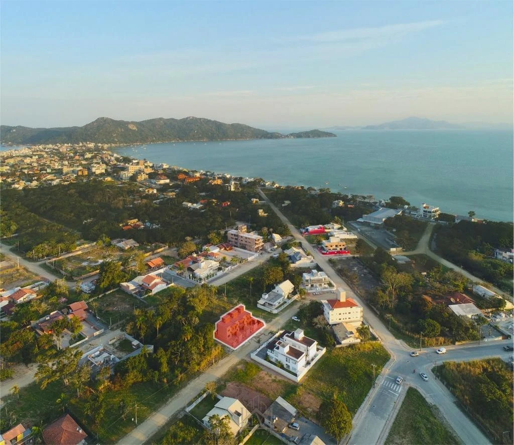 Imagem de Lindo Sobrado a venda na famosa praia do Mariscal em Bombinhas