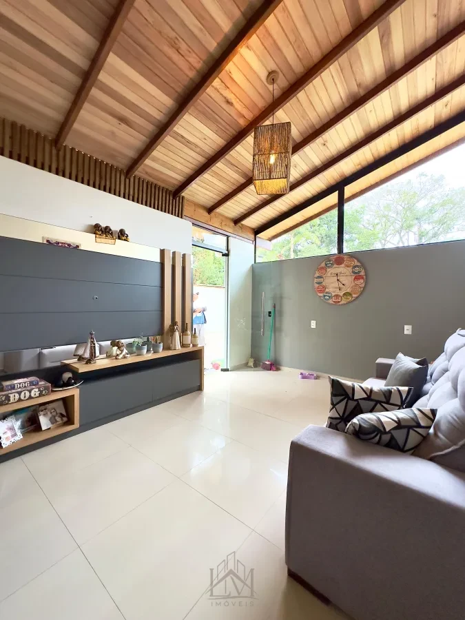 Imagem de Linda casa na praia de Zimbros em Bombinhas