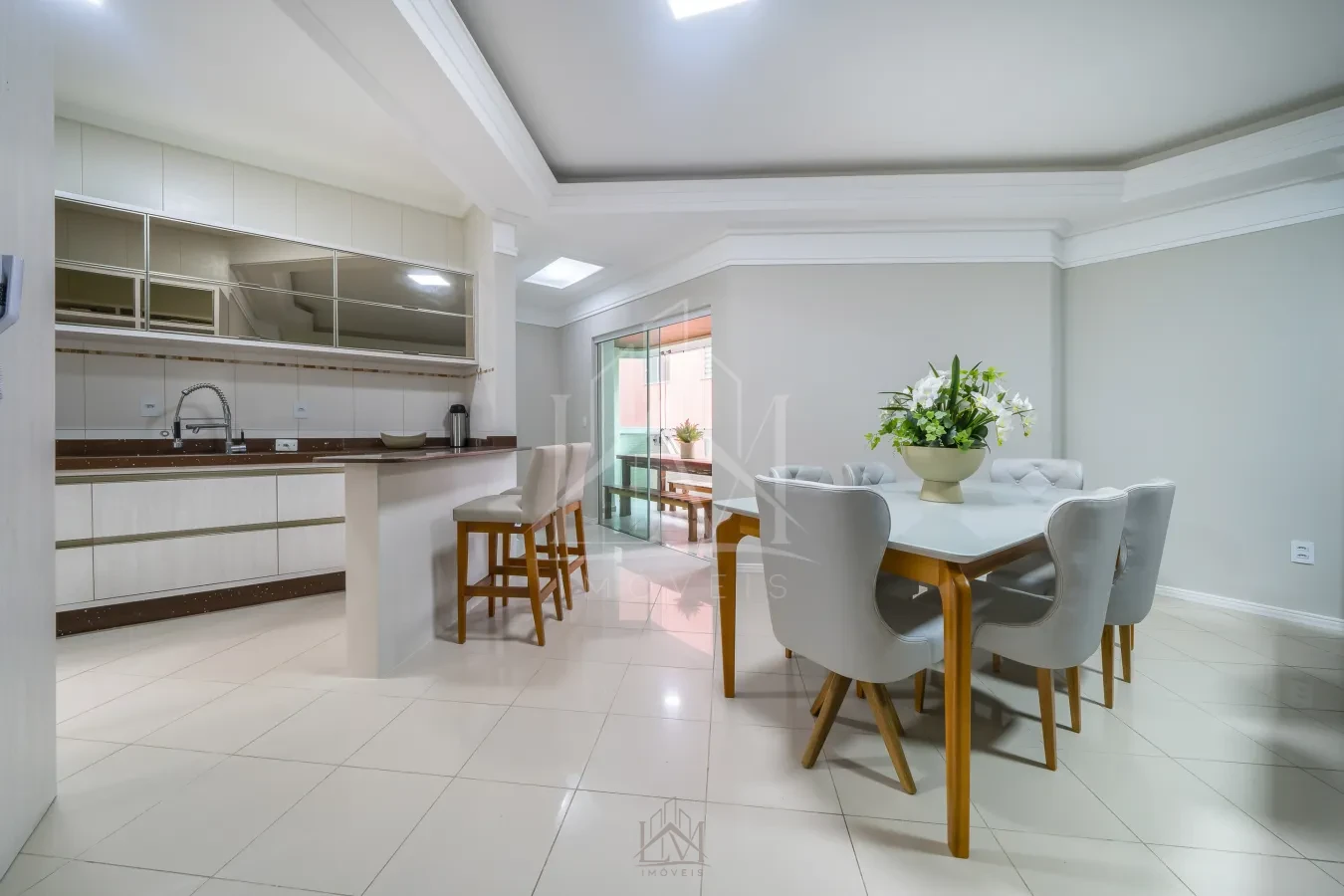 Imagem de Apartamento alto padrão a 50m da praia de Bombas em Bombinhas