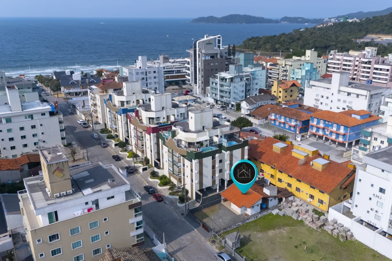 Imagem de Linda casa 3 Suítes a 150m da praia de Bombas em Bombinhas