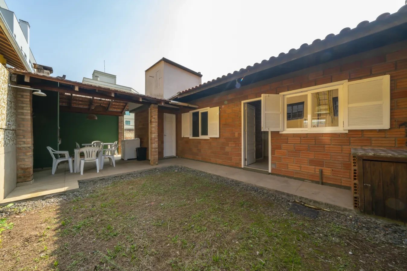 Imagem de Linda casa 3 Suítes a 150m da praia de Bombas em Bombinhas
