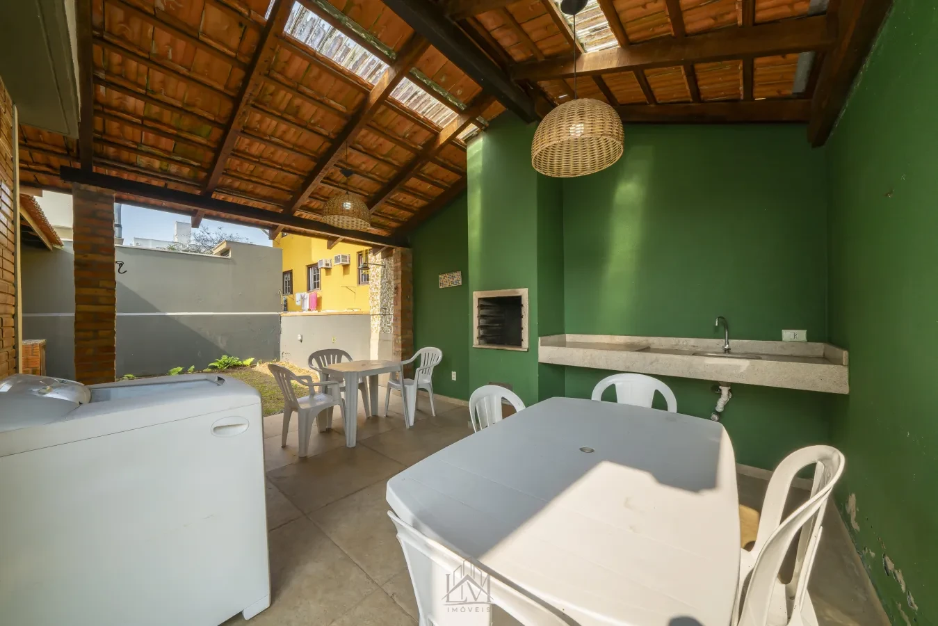 Imagem de Linda casa 3 Suítes a 150m da praia de Bombas em Bombinhas
