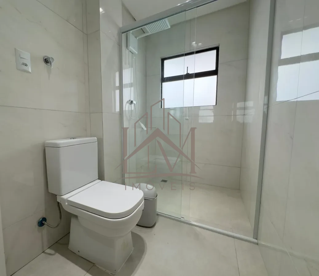 Imagem de 🏷️ Oportunidade em Bombinhas! 🏖️ Apartamento a 200 metros da Praia de Bombas