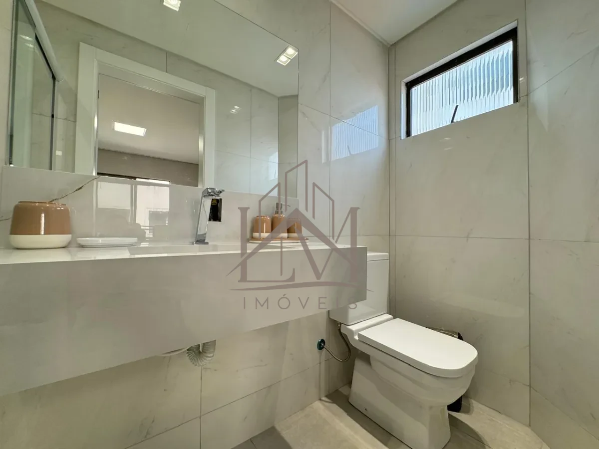 Imagem de 🏷️ Oportunidade em Bombinhas! 🏖️ Apartamento a 200 metros da Praia de Bombas